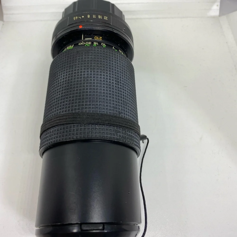 Vivitar 70-210mm f/1:4.5 MC Macro Focusing Zoom Lens 52mm w/covers for Pentax K